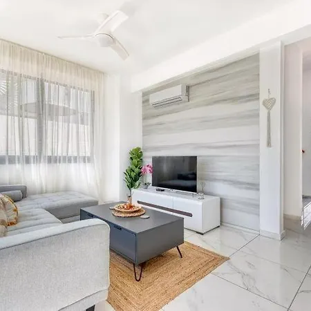 - 4 Bedrooms * Paralimni
