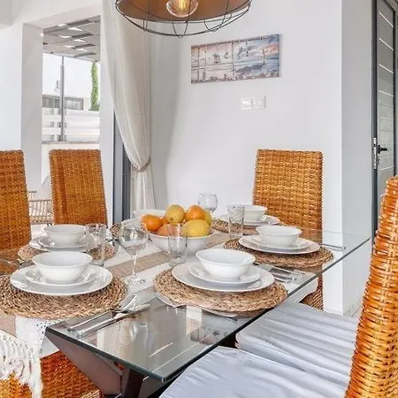 - 4 Bedrooms * Paralimni