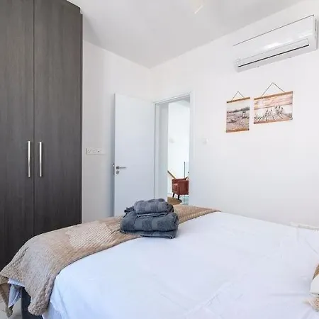 - 4 Bedrooms *